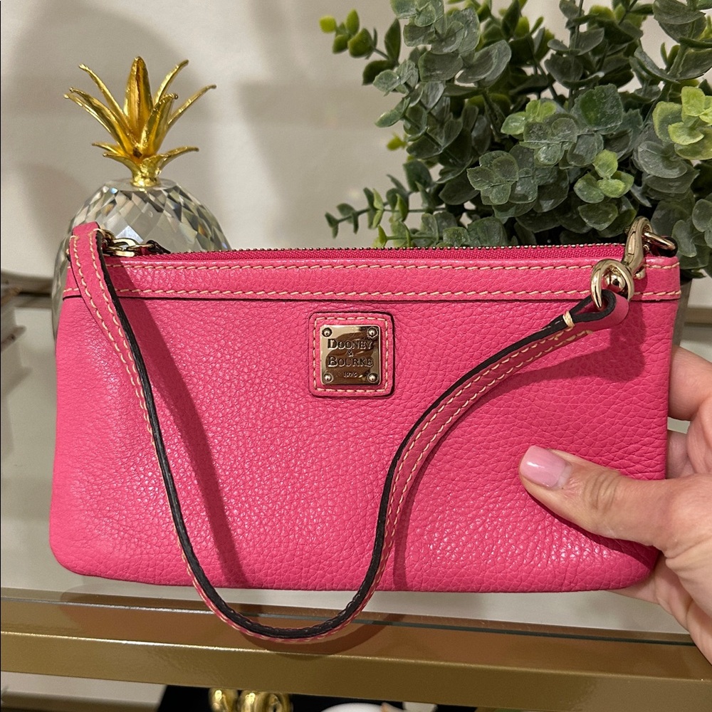 Dooney & Bourke Pebble Grain Tech Top Zip Wristlet - Picture 2 of 12